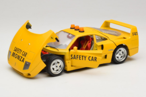 Ferrari F40 Safety Car Jaune Bburago 1:18 3032-Y2 Métal — image 2 sur 8