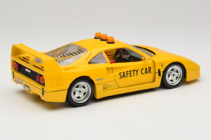 Ferrari F40 Safety Car Jaune Bburago 1:18 3032-Y2 Métal — image 3 sur 8