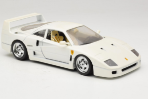 Ferrari F40 Blanc Bburago 1:18 3332-W4 Métal — image 6 sur 8