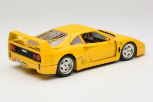 Ferrari F40 Jaune Bburago 1:18 3032-Y1 Métal — image 3 sur 8