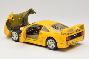 Ferrari F40 Jaune Bburago 1:18 3032-Y1 Métal — image 5 sur 8