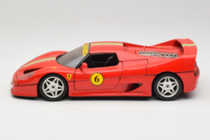 Ferrari F50 Coupé #6 Rouge avec Drapeau Italien Bburago 1:18 3382-P1 Métal — image 4 sur 8
