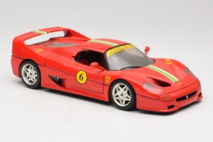 Ferrari F50 Coupé #6 Rouge avec Drapeau Italien Bburago 1:18 3382-P1 Métal — image 6 sur 8