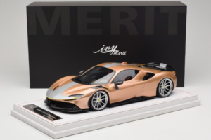 Ferrari SF90 Novitec Or Argent Bande IVY 1:18 REMC028 Résine — image 7 sur 7