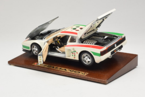 Ferrari Testarossa Italia 90 Blanc Bburago 1:18 3059-W1 Métal — image 5 sur 8