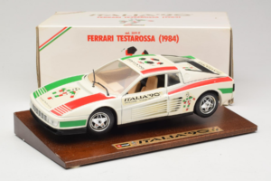 Ferrari Testarossa Italia 90 Blanc Bburago 1:18 3059-W1 Métal — image 8 sur 8