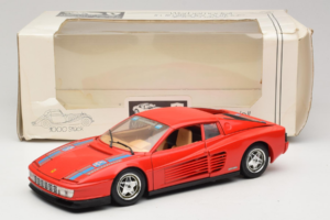 Ferrari Testarossa PPG Auto Refinish Rouge Bburago 1:18 3039-P3 Métal — image 8 sur 8