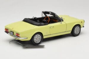 Fiat 124 Spider BS1 Jaune Sun Star 1:18 4921 Métal — image 3 sur 8
