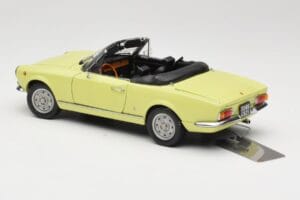 Fiat 124 Spider BS1 Jaune Sun Star 1:18 4921 Métal — image 7 sur 8