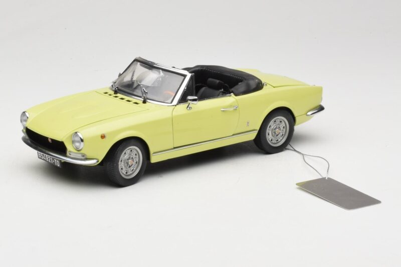 Fiat 124 Spider BS1 Jaune Sun Star 1:18 4921 Métal
