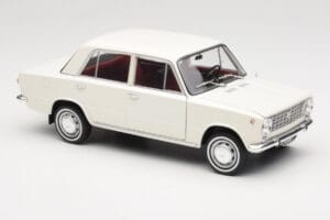 Fiat 124 Blanc IXO 1:18 18CMC205OP Métal — image 6 sur 8