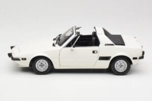 Fiat X1/9 Blanc Minichamps 1:18 100121685 Métal — image 4 sur 8