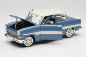 Ford Taunus 12M P2 Bleu Rayures Revell 1:18 08880-M1 Métal — image 2 sur 8