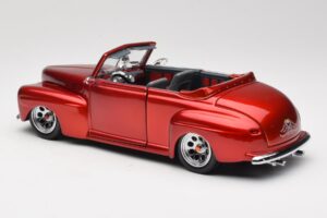 Ford Cabriolet Red Metallic Road Signature 1:18 30028 Métal — image 7 sur 8