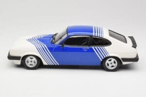 Ford Capri Mk2 3.0 Blanc avec Rayures Bleues Minichamps 1:18 155788600 Métal — image 3 sur 6