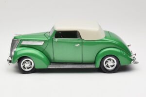 Ford Cabriolet Vert Road Signature 1:18 92239 Métal — image 4 sur 8