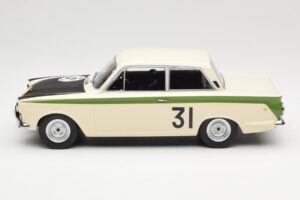 Ford Cortina Lotus #31 J. Ickx / G. Staepelaere Marathon de la Route 1966 MCG 1:18 MCG18436R Métal — image 3 sur 6