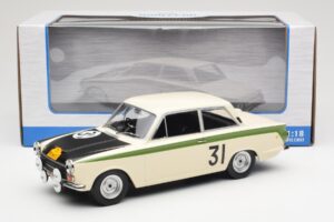Ford Cortina Lotus #31 J. Ickx / G. Staepelaere Marathon de la Route 1966 MCG 1:18 MCG18436R Métal — image 6 sur 6