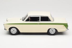 Ford Cortina Lotus White & Green Stripe MCG 1:18 MCG18434 Métal — image 3 sur 6