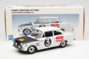 Ford Cortina Mk1 #3 P. Hughes / B. Young African Safari Rally 1964 AUTOart 1:18 86428 Métal — image 8 sur 8
