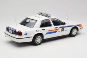 Ford Crown Victoria RCMP Police Car AUTOart 1:18 72706 Métal — image 3 sur 8