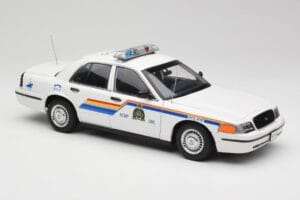 Ford Crown Victoria RCMP Police Car AUTOart 1:18 72706 Métal — image 6 sur 8