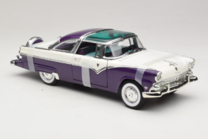 Ford Crown Victoria Blanc Violet Road Signature 1:18 92138-P1 Métal — image 4 sur 6