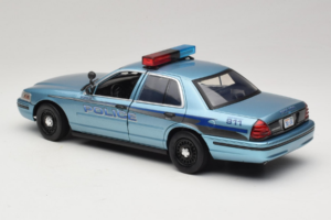 Ford Crown Victoria Police Cruiser Twilight Blue Greenlight 1:18 1643 Métal — image 7 sur 8