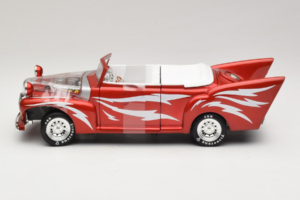 Ford De Luxe Cabriolet Greased Lightning Rouge Joyride 1:18 33544 Métal — image 3 sur 5