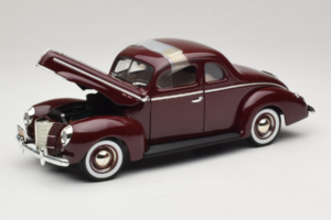 Ford Deluxe Coupe Rouge Foncé ERTL 1:18 7936 Métal — image 2 sur 7