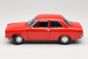 Ford Escort Mk1 Street Rouge Minichamps 1:18 100081001 Métal — image 4 sur 8