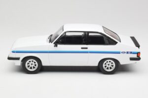 Ford Escort Mk2 RS 2000 Blanc MCG 1:18 MCG18439 Métal — image 3 sur 6