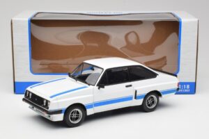 Ford Escort Mk2 RS 2000 X-Pack Diamond Blanc & Bleu Stripe MCG 1:18 MCG18350 Métal — image 6 sur 6