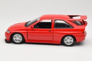 Ford Escort Mk5 RS Cosworth Rouge UT Models 1:18 180082102 Métal — image 4 sur 8