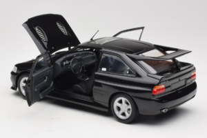 Ford Escort RS Cosworth Black Metallic Minichamps 1:18 150089020 Métal — image 5 sur 8
