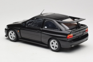 Ford Escort RS Cosworth Black Metallic Minichamps 1:18 150089020 Métal — image 7 sur 8