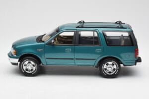 Ford Expedition XLT Vert Métallique UT Models 1:18 22717 Métal — image 4 sur 8