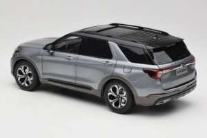 Ford Explorer Gris OEM 1:18 FORD2020 Métal — image 7 sur 8