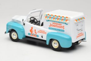 Ford F-1 Howard Johnson's Ice Cream Road Signature 1:18 92229 Métal — image 5 sur 6