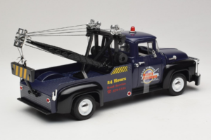Ford F-100 Dépanneuse Bob's Towing Welly 1:18 19834-W Métal — image 2 sur 6