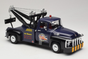 Ford F-100 Dépanneuse Bob's Towing Welly 1:18 19834-W Métal — image 4 sur 6