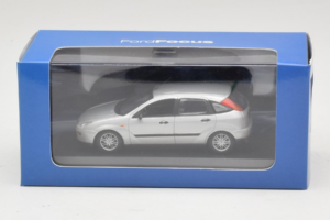 Ford Focus Mk1 Argent Minichamps 1:43 FOCUS006 Métal — image 4 sur 4