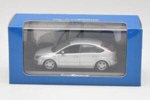 Ford Focus Mk2 Moondust Argent Minichamps 1:43 FOCUS002 Métal — image 4 sur 4