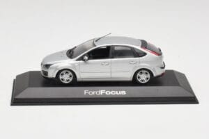 Ford Focus Mk2 Moondust Argent Minichamps 1:43 FOCUS002 Métal
