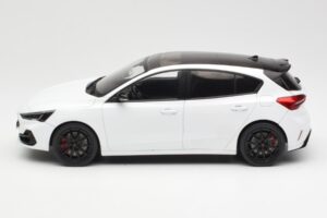 Ford Focus ST Mk4 Frozen Blanc MCG 1:18 MCG18453 Métal — image 3 sur 6