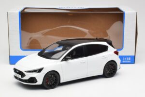 Ford Focus ST Mk4 Frozen Blanc MCG 1:18 MCG18453 Métal — image 6 sur 6