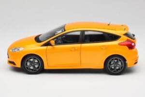 Ford Focus ST Mk2 Tangerine Scream Minichamps 1:18 110082005 Métal — image 4 sur 8
