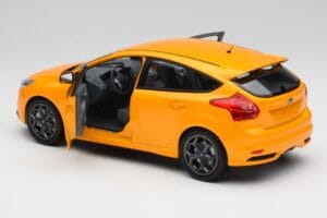 Ford Focus ST Mk2 Tangerine Scream Minichamps 1:18 110082005 Métal — image 5 sur 8