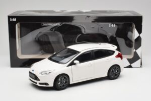 Ford Focus ST Mk2 Blanc Minichamps 1:18 110082004 Métal — image 8 sur 8