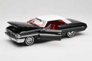 Ford Galaxie 500 Noir Sun Star 1:18 1442 Métal — image 2 sur 8